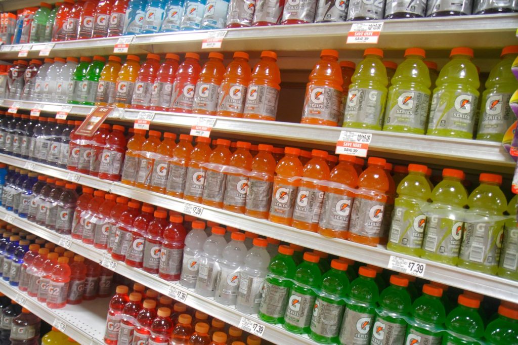 Capacele de sticle, mai mult decât un simplu accesoriu: detalii tehnice și importanța lor Capacele de sticle sunt un element cheie în industria alimentară, având un rol crucial în sigilarea și protecția conținutului