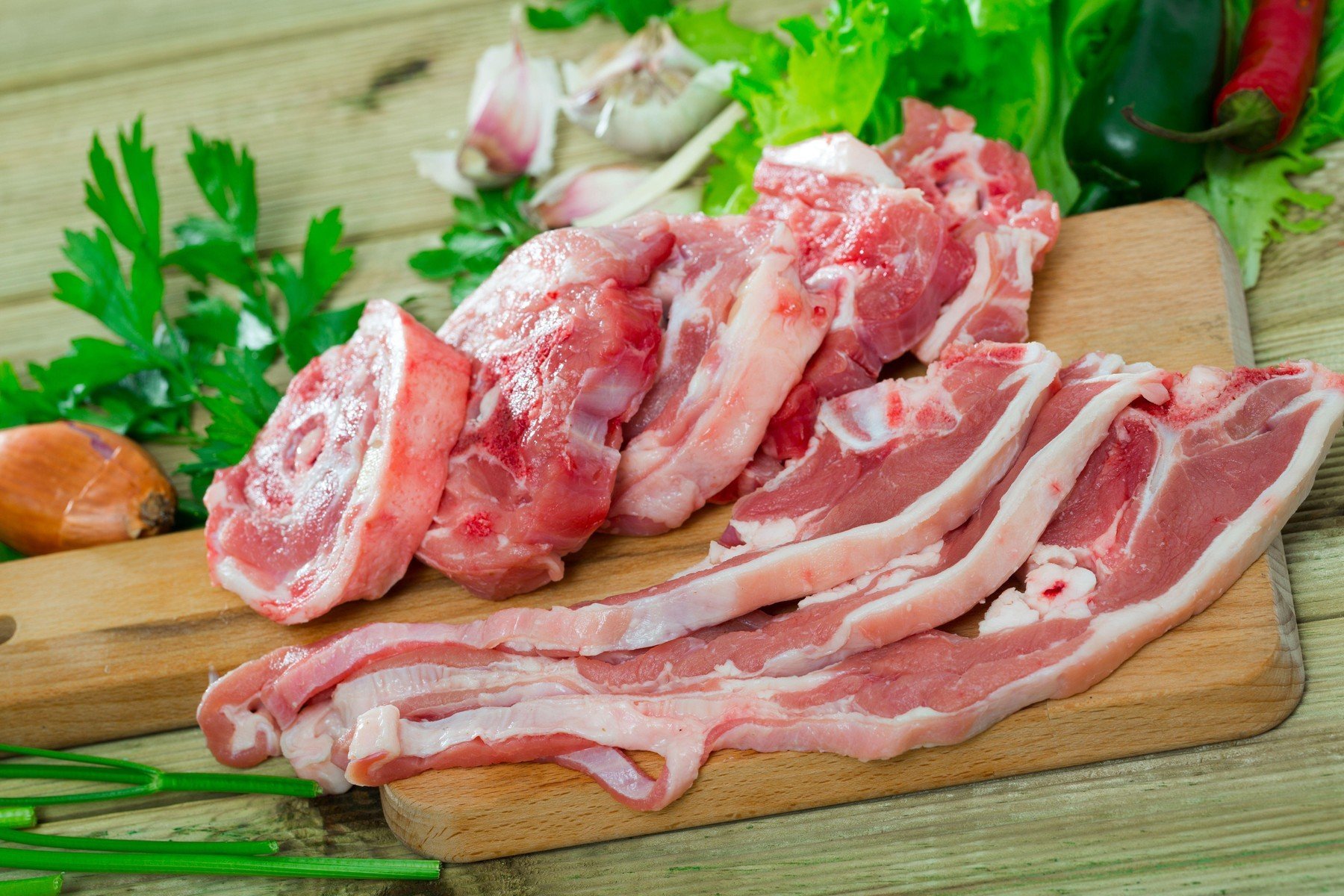 Mielul de Paște, mai scump ca anul trecut: prețurile ar putea ajunge până la 70 de lei kilogramul Prețul cărnii de miel pentru sărbătorile pascale se anunță a fi mai ridicat în acest an, comparativ cu 2023
