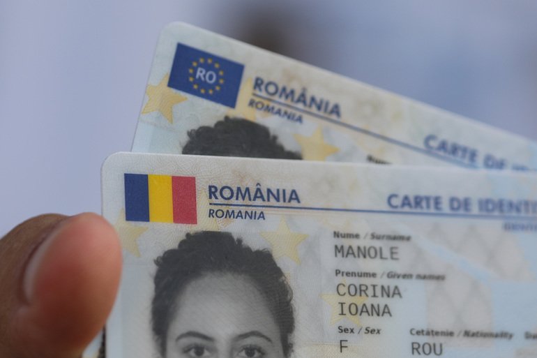 Semnătura electronică cu buletinul electronic: un ghid pas cu pas Cetățenii români pot semna documente PDF direct de pe telefonul mobil, folosind cartea de identitate electronică