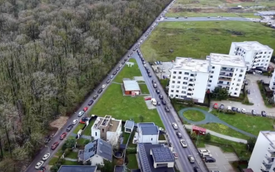 Camerele de supraveghere, furate de pe drumul din Pădurea Băneasa Un sistem de supraveghere instalat pe drumul care facilitează accesul în cartierul Greenfield Băneasa a fost vandalizat
