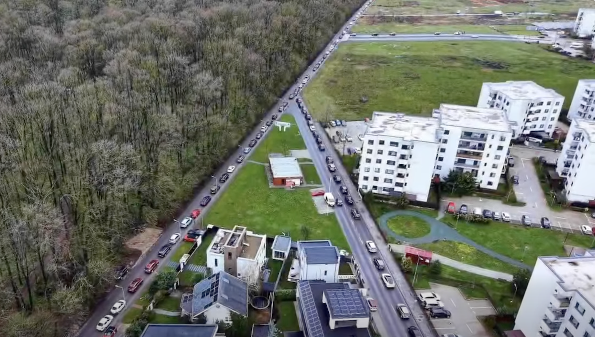 Camerele de supraveghere, furate de pe drumul din Pădurea Băneasa Un sistem de supraveghere instalat pe drumul care facilitează accesul în cartierul Greenfield Băneasa a fost vandalizat