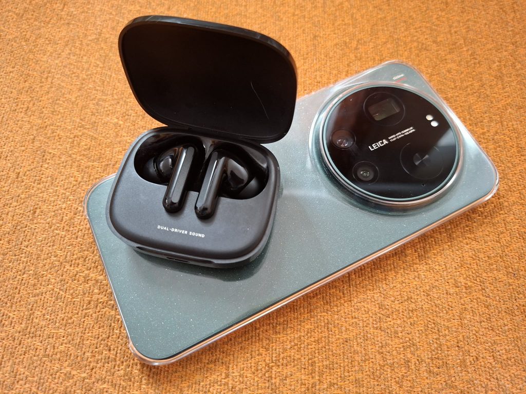 Căști wireless: Ghid pentru alegerea modelului potrivit în 2026 Piața căștilor wireless continuă să evolueze, iar în 2026, consumatorii au la dispoziție o gamă largă de opțiuni