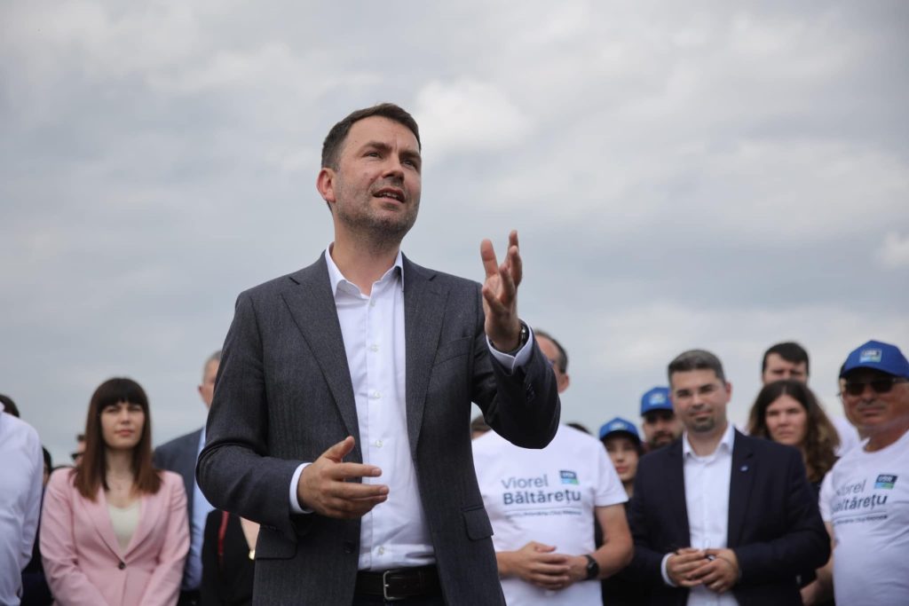 Coaliția de guvernare a deblocat bugetul de stat, după negocieri intense Miniștrii și liderii partidelor din coaliția de guvernare au ajuns la un acord privind deblocarea bugetului de stat, după zile de negocieri intense