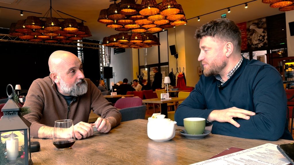 Un tânăr fermier român descoperă succesul și informațiile cruciale pentru domeniul agricol european George Cățean, un tânăr fermier român, a reușit nu doar să obțină succesul în domeniul agricol, ci și să se familiarizeze cu informațiile, proiectele și tendințele importante la nivel european