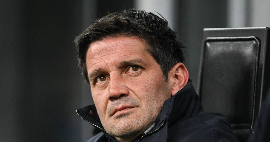 Sneijder evită comparațiile între Chivu și Mourinho, dar laudă forța lui Inter Fostul mijlocaș olandez Wesley Sneijder a evitat să compare stilul de antrenorat al lui Cristi Chivu cu cel al lui Jose Mourinho, dar a subliniat calitățile actualului tehnician al lui Inter