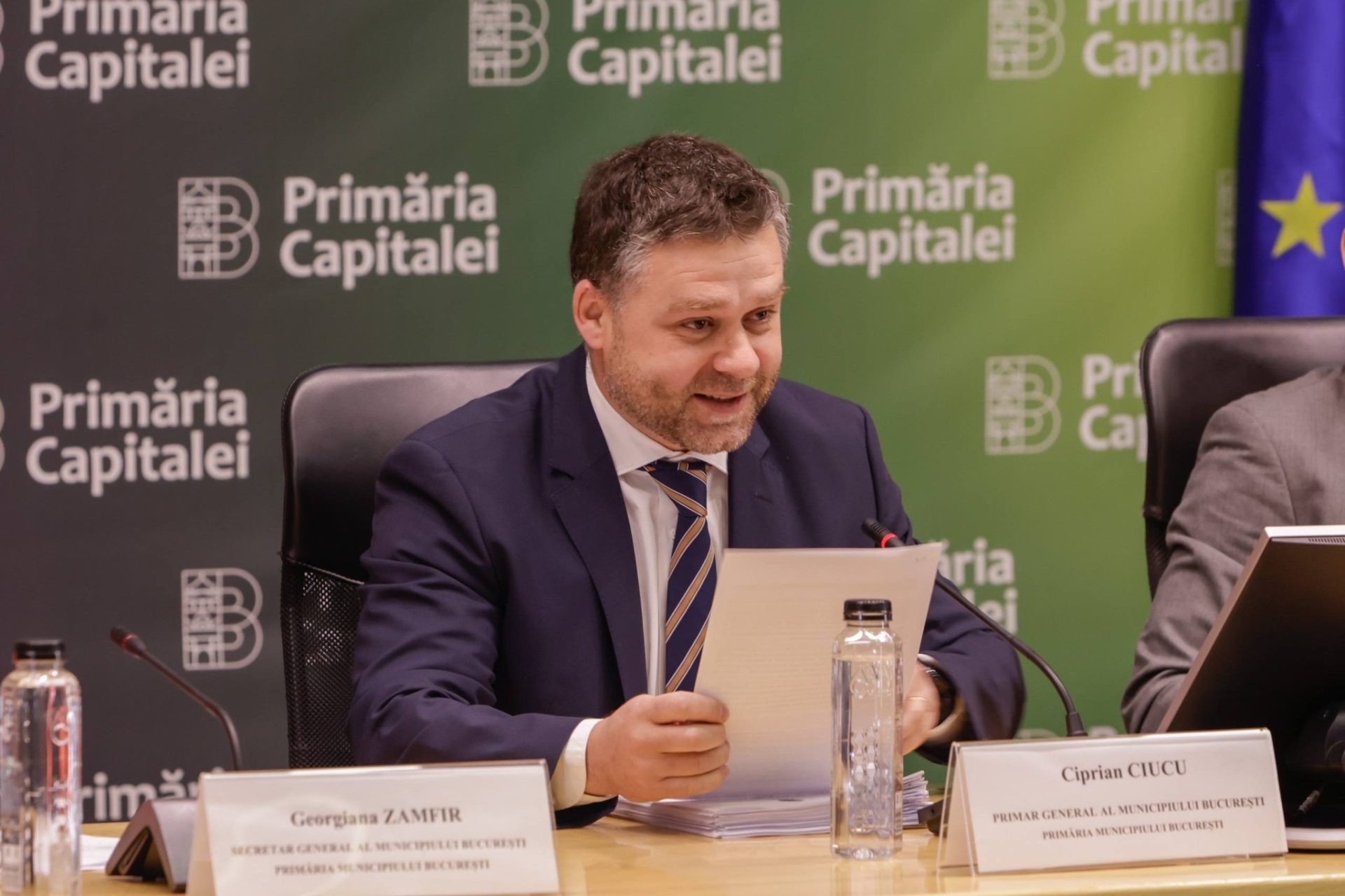 Bucureștiul revine la centralizarea bugetară după ani de autonomie a sectoarelor Consiliul General al Municipiului București (CGMB), condus de o coaliție fragilă, va decide alocarea fondurilor către sectoare, o decizie importantă după mai bine de două decenii
