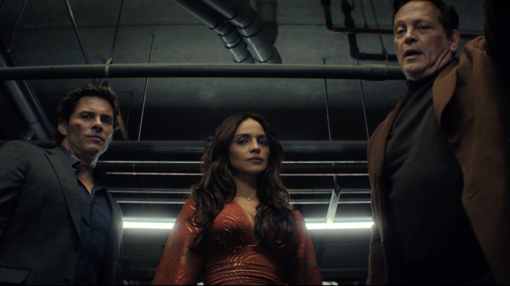 O nouă comedie cu accente science-fiction, intitulată „Mike & Nick & Nick & Alice”, promite o experiență cinematografică plină de umor negru, haos și călătorii în timp