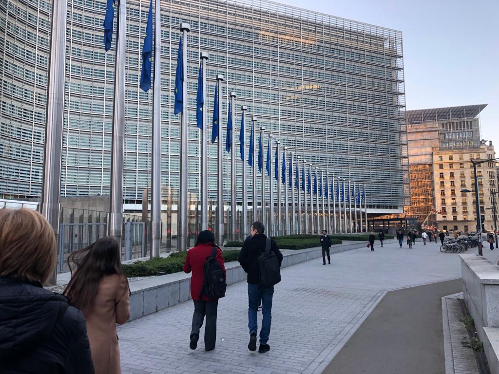 Franța primește undă verde pentru împrumuturi de 15 miliarde de euro pentru reînarmare Uniunea Europeană aprobă un pachet de finanțare consistent pentru a sprijini eforturile de consolidare a capacităților de apărare ale Franței