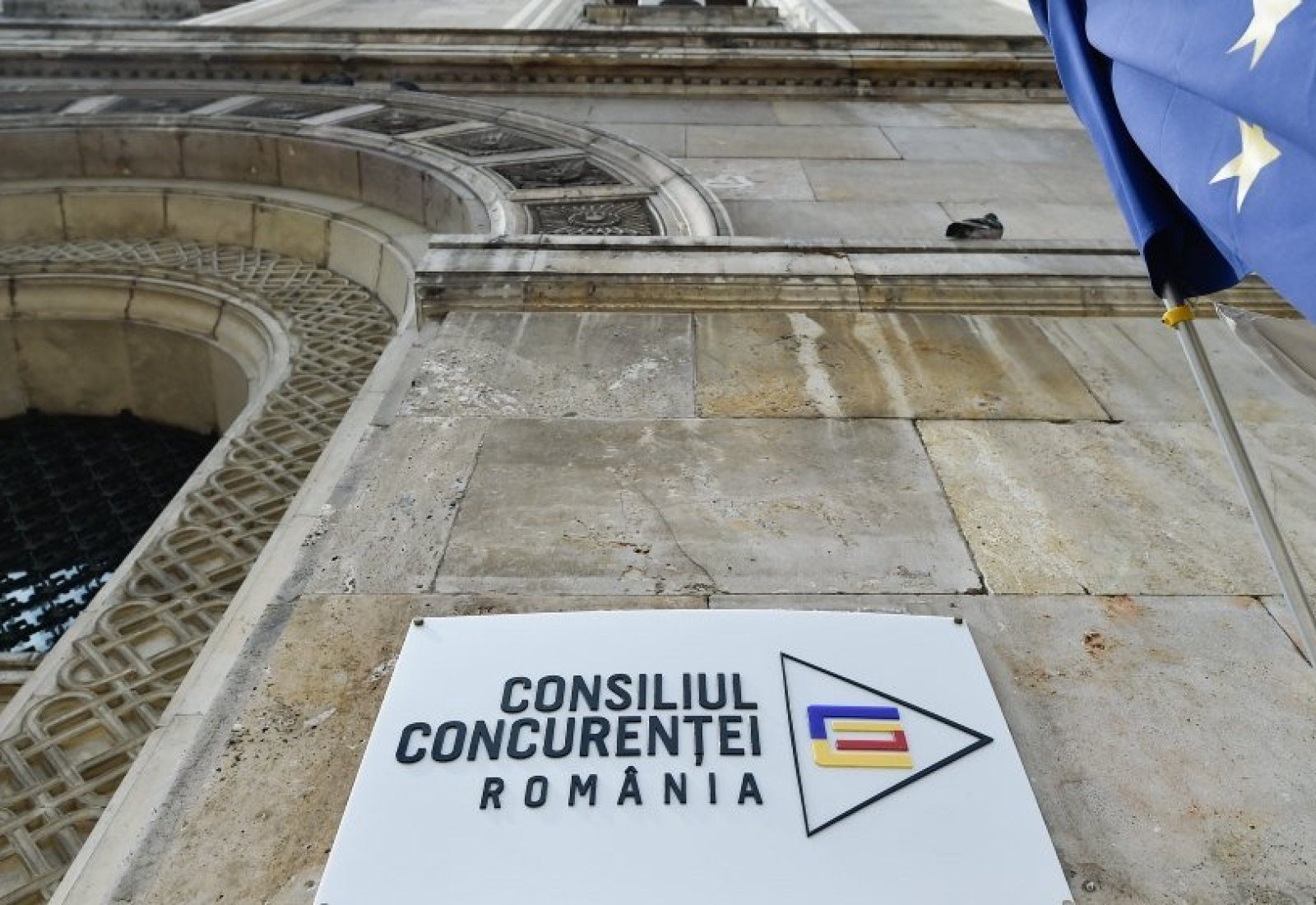 Consiliul Concurenței analizează preluarea Carrefour de către Pavăl Holding Consiliul Concurenței a demarat o investigație pentru a evalua potențialul impact al tranzacției prin care Pavăl Holding, compania din spatele Dedeman, ar urma să preia operațiunile Carrefour în România