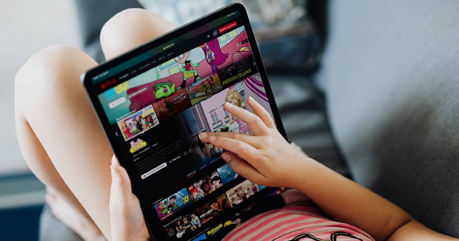 Asigură-ți siguranța copiilor pe platformele de streaming: Ghid practic pentru părinți În era digitală, platformele de streaming au devenit un mijloc important de divertisment pentru copii