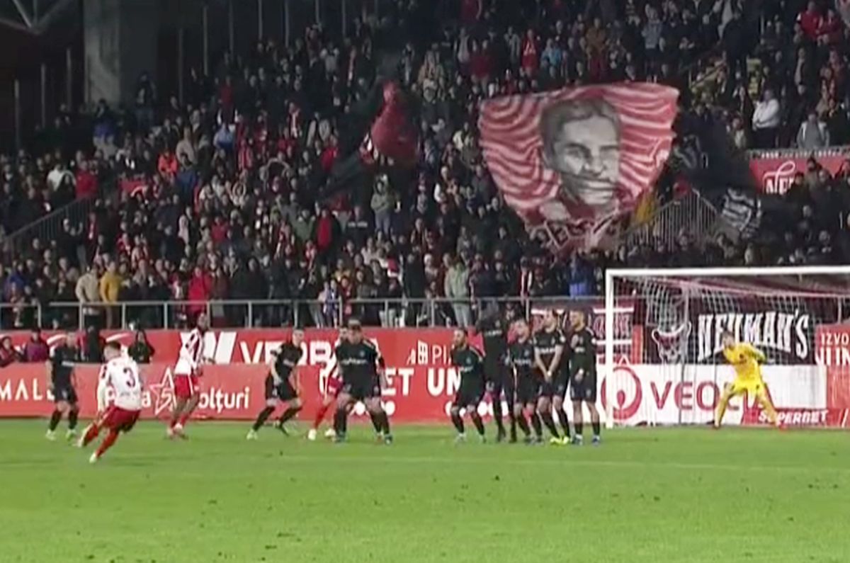 Din Alomerovic, gol superb la Arad, dar FCSB pleacă cu victoria: Becali, furios pe arbitraj Meciul UTA Arad – FCSB, din etapa a 29-a a Superligii, s-a încheiat cu scorul de 2-4, dar victoria oaspeților a fost umbrită de un episod controversat