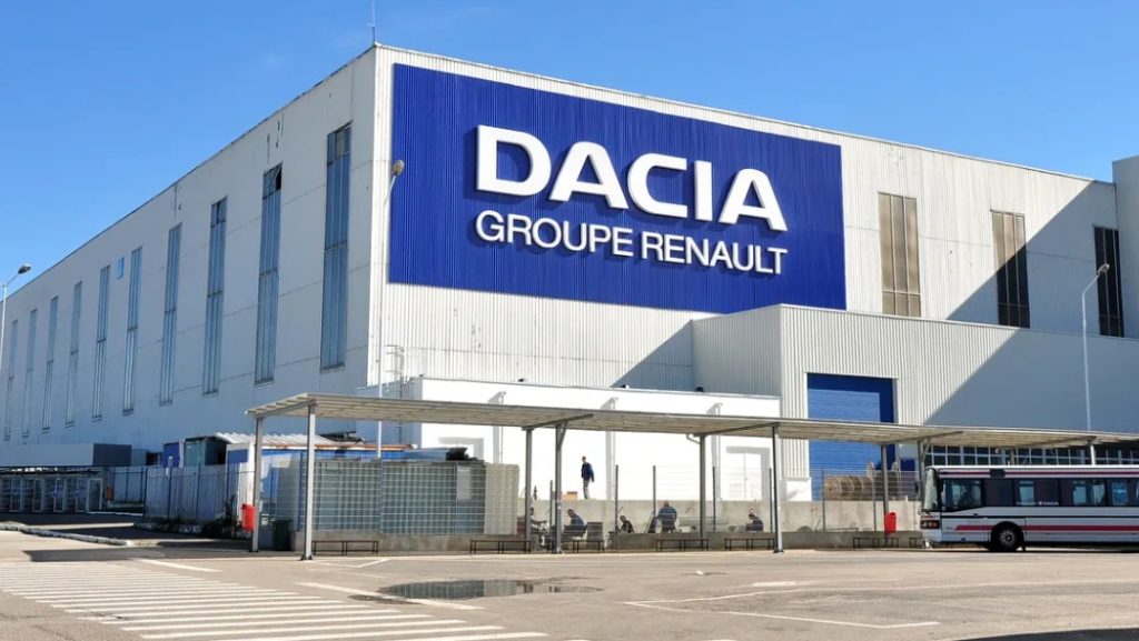 Industria auto, motorul comerțului exterior al României: Dacia, Ford și Mercedes-Benz, în topul importatorilor și exportatorilor Industria auto rămâne un pilon central al comerțului exterior al României, cu patru companii din acest sector ocupând poziții de top în clasamentul importatorilor, majoritatea fiind și exportatori importanți