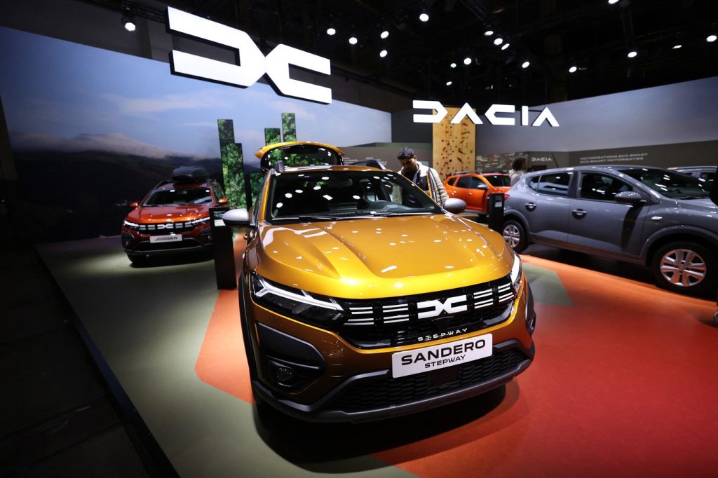 Dacia se pregătește să intre puternic în era electrificării, cu planuri concrete pentru lansarea a patru modele 100% electrice până în 2030