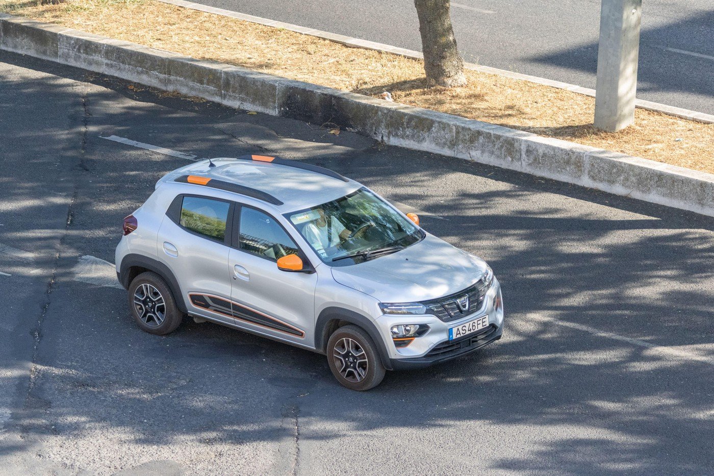 Dacia Spring, de la mașina electrică „low-cost” la o alternativă competitivă Dacia Spring, modelul electric de oraș al producătorului autohton, își schimbă percepția în ochii specialiștilor