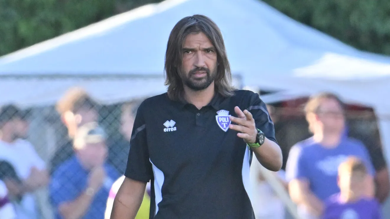 Dan Alexa și Andreea Marin, surprinși la Bruxelles, au participat la un eveniment dedicat sănătății mintale Bruxelles, Belgia – Dan Alexa, antrenorul de fotbal, și Andreea Marin, cunoscută prezentatoare de televiziune, au fost prezenți la Bruxelles recent, unde au participat la un eveniment organizat la Parlamentul European