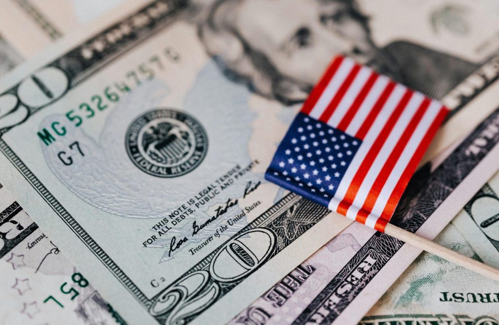 Socialismul și capitalismul: o relație mai complicată decât pare O veche zicală spune că un conservator este, de fapt, un liberal care a fost jefuit