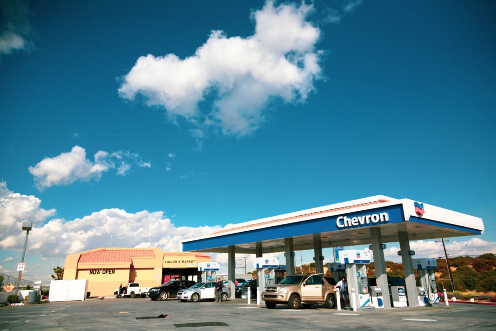 Republicanii americani, afectați de războiul din Iran: creșterea prețurilor și incertitudinea politică La o lună de la declanșarea conflictului din Iran, reverberatiile politice și economice încep să se facă simțite în Statele Unite, afectând în mod direct Partidul Republican