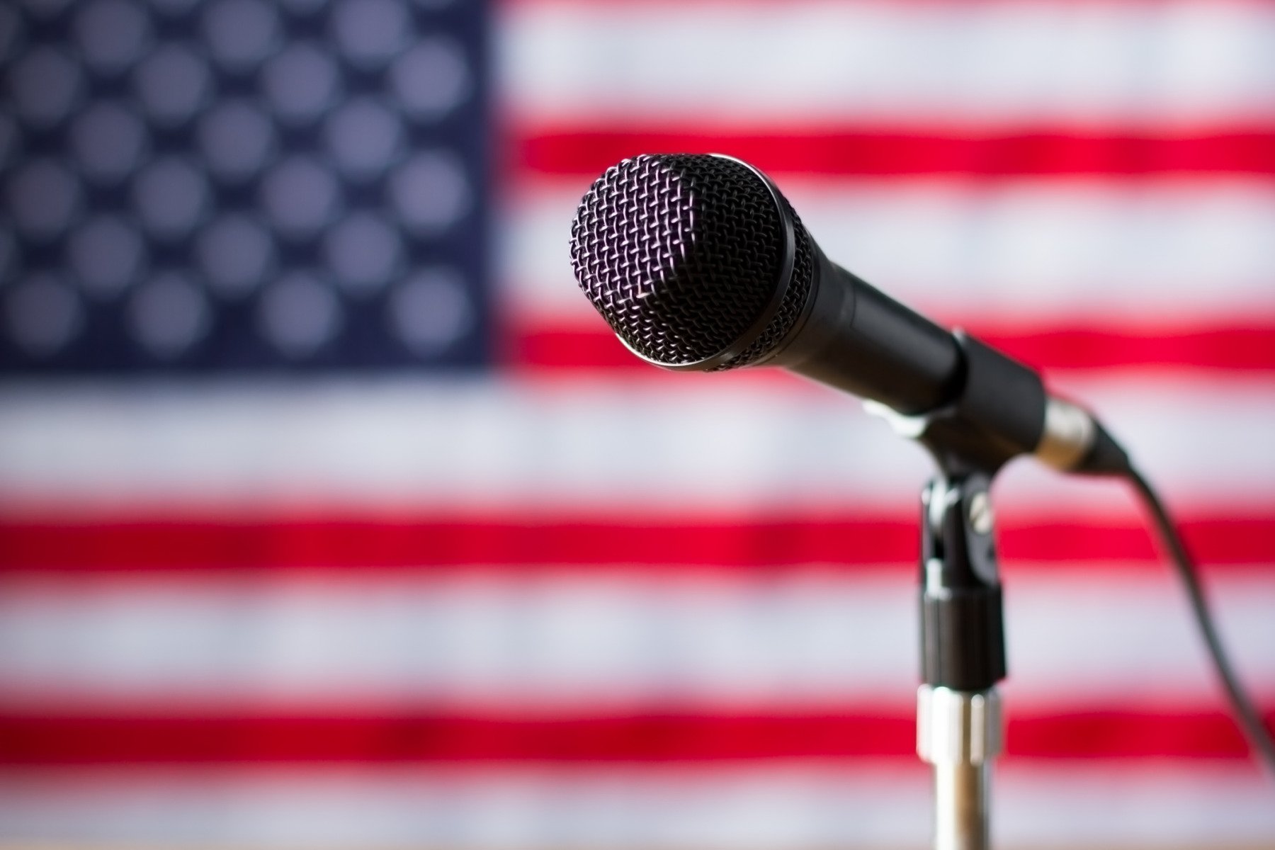 Un judecător federal american a decis marți reluarea emisiunilor postului public de radio Vocea Americii și reangajarea a peste 1.000 de angajați concediați în iunie anul trecut