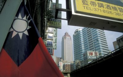 Xi Jinping o invită pe lidera opoziției din Taiwan în China Președintele chinez, Xi Jinping, a adresat o invitație liderului principalului partid de opoziție din Taiwan, Cheng Li-wun, de a efectua o vizită în China în luna aprilie