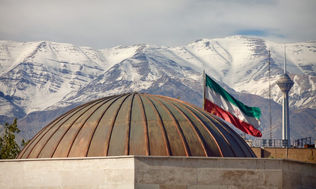 Iranul rămâne ferm pe poziție în privința armelor nucleare, dar un semn de întrebare persistă Iranul nu își va modifica politica privind dezvoltarea armelor nucleare, a declarat ministrul de externe Abbas Araqchi, potrivit declarațiilor preluate miercuri de presa iraniană