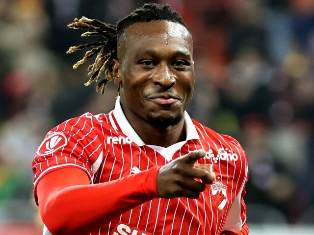 Karamoko, așteptat pe teren de Dinamo: Când revine atacantul francez Antrenorul echipei Dinamo București, Zeljko Kopic, a oferit detalii importante despre situația atacantului francez, Cătălin Țîrlea, cunoscut sub numele de Karamoko