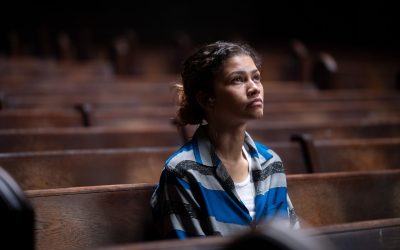 „Euphoria” revine cu un nou sezon: promisiunea unei abordări mai sumbre și a unei distribuții extinse Serialul-fenomen „Euphoria” se pregătește să revină pe micile ecrane cu cel de-al treilea sezon, aducând cu sine promisiunea unei explorări mai profunde a temelor caracteristice, o distribuție îmbogățită și o abordare vizuală inedită