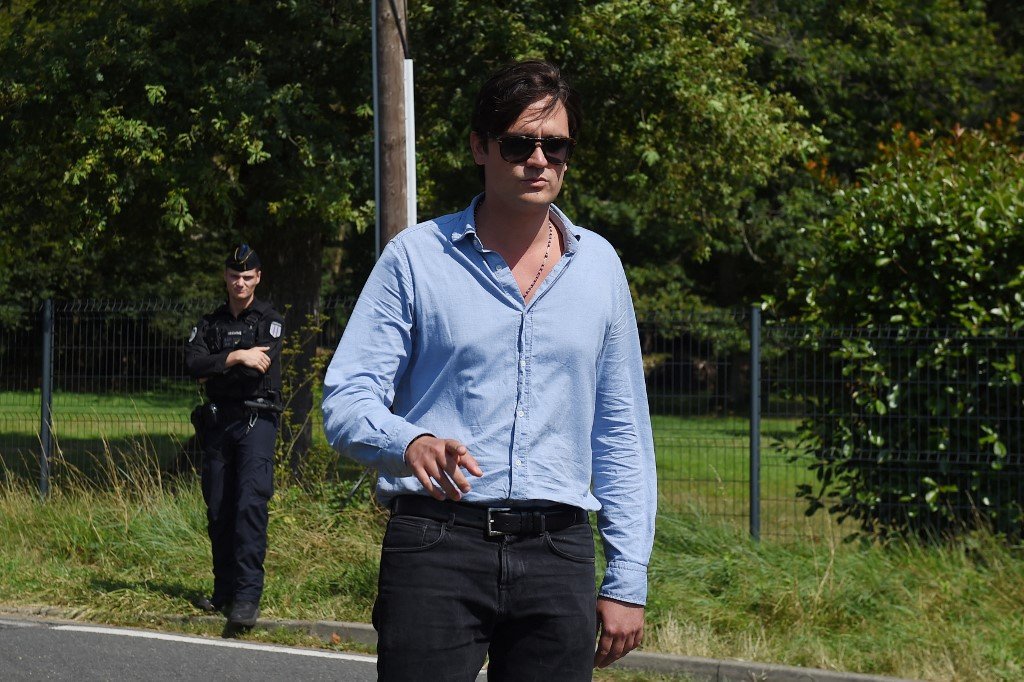 Alain Fabien Delon renunță la procesul din Franța, concentrându-se pe bătălia pentru moștenire din Elveția Parisul este din nou pe punctul de a fi zguduit de tensiunile din familia Delon