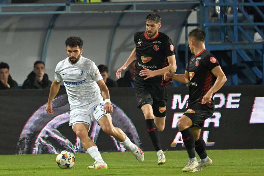 Csikszereda și Farul se înfruntă în ultima etapă a sezonului regular, cu miză mare pentru play-out Csikszereda și Farul se întâlnesc astăzi, de la ora 19:30, într-un meci crucial pentru ambele echipe