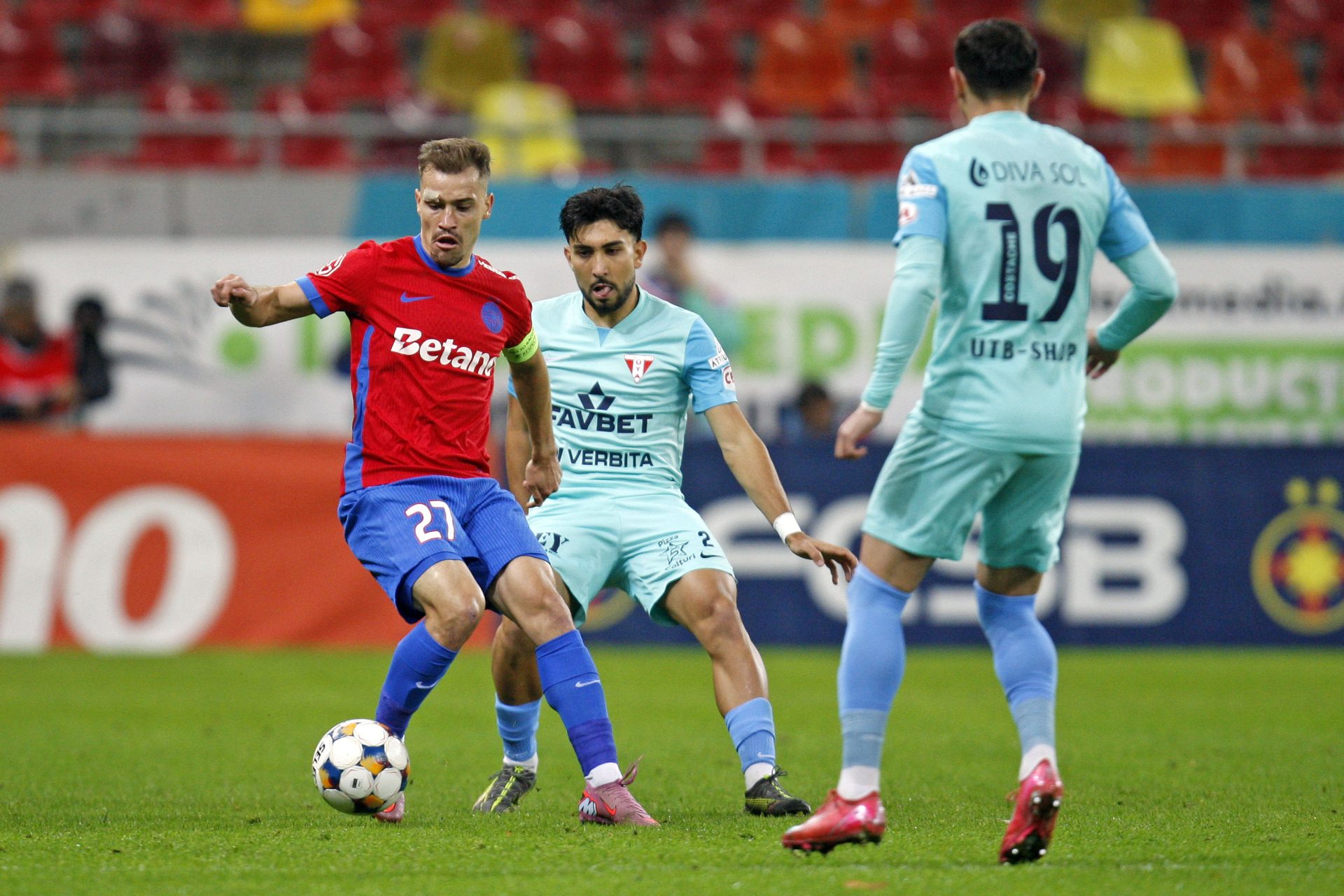 FCSB vs. Uta: Duel crucial pentru play-out! roș-albaștrii, la un pas de a pierde locul 1?