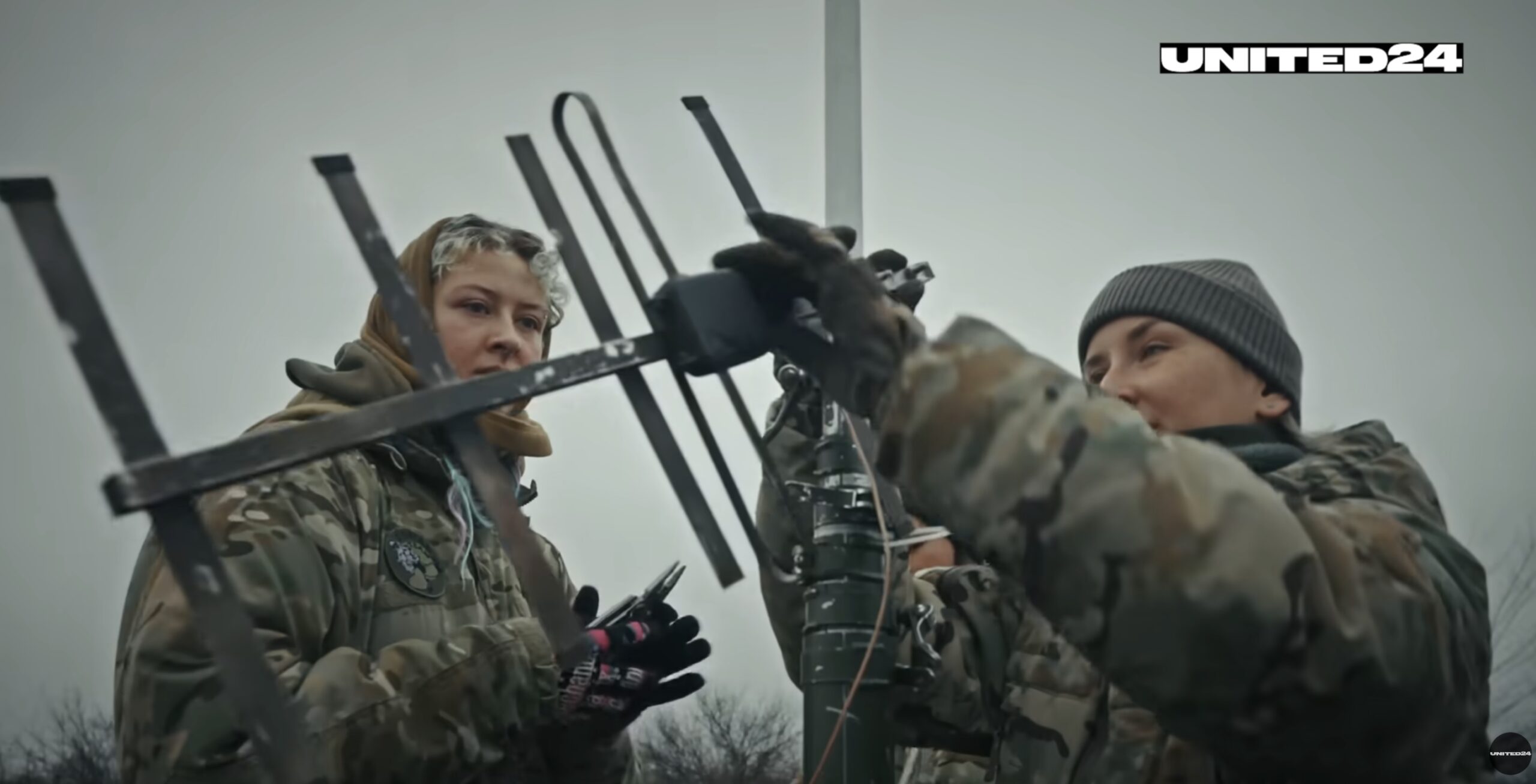 Femeile ucrainene învață să construiască drone pentru a susține efortul de război Un program de instruire pentru femei în domeniul construcției de drone, intitulat „Women in drones”, a fost lansat în Ucraina