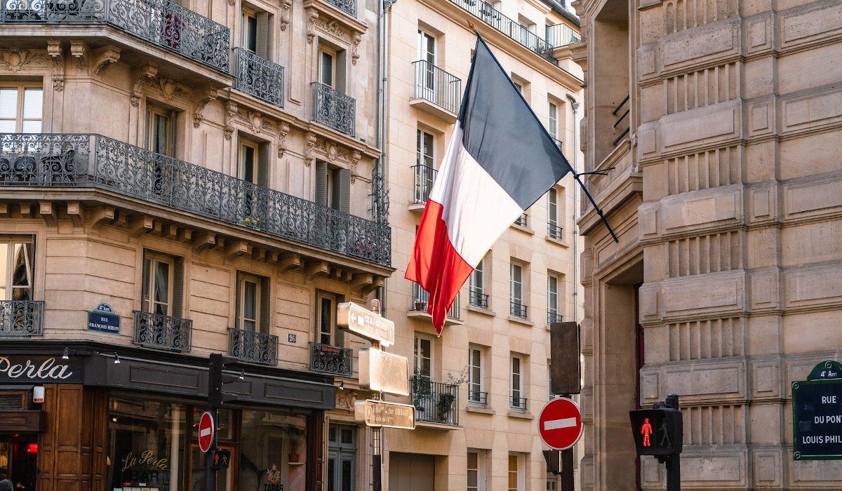 Franța, fără manevră bugetară pentru a reduce prețurile la energie Guvernul francez a recunoscut joi că nu dispune de posibilitatea de a reduce taxele pentru a atenua efectele creșterii prețurilor la energie, similar cu acțiunile întreprinse de alte țări europene