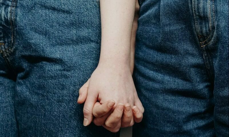 Peste 10.000 de persoane susțin inițiativa #ParteneriatCivilACUM Peste 10.000 de persoane s-au alăturat campaniei #ParteneriatCivilACUM, demarată de MozaiQ și Aluziva, cu sprijinul a 80 de organizații ale societății civile