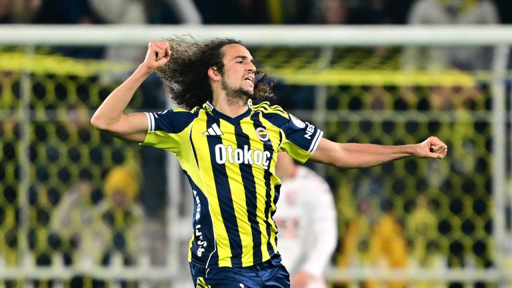 Guendouzi debutează cu gol în Super Lig pentru Fenerbahçe Matteo Guendouzi, proaspăt transferat la Fenerbahçe, a marcat primul său gol în Super Lig turcă, într-un meci cu Samsunspor