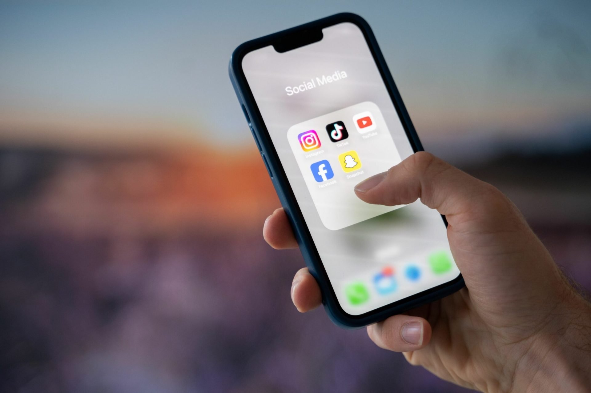 Austria limitează accesul copiilor la rețelele sociale Vienna, Austria – Guvernul austriac intenționează să limiteze accesul copiilor cu vârsta sub 14 ani la platformele de socializare