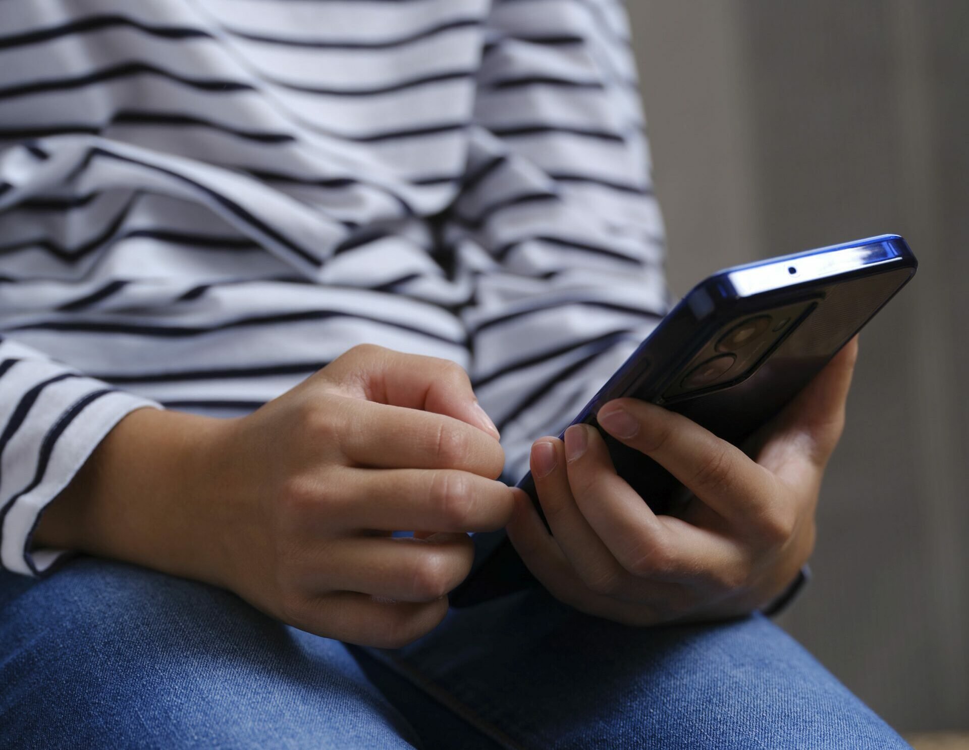 Hoții de telefoane, o afacere transnațională de sute de milioane de euro Poliția Metropolitană din Londra a tras un semnal de alarmă cu privire la furturile de telefoane mobile, transformate într-o afacere criminală transnațională cu ramificații globale