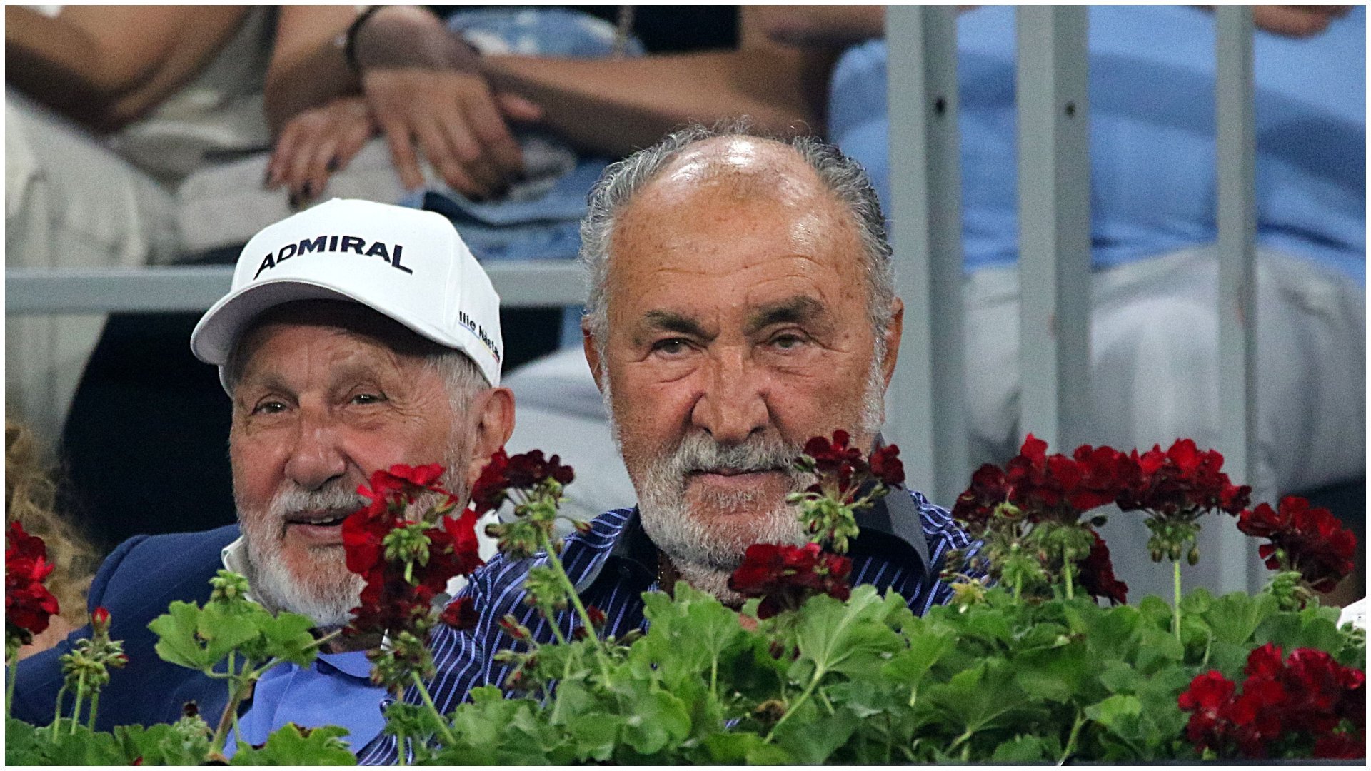 Ilie Năstase, la 79 de ani, dezvăluie detalii neștiute despre relația cu Ion Țiriac Fostul număr 1 mondial în tenis, Ilie Năstase, a vorbit deschis despre relația sa cu Ion Țiriac, dezvăluind tensiuni din trecutul lor