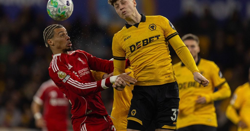 Wolves dă lovitura și învinge Liverpool într-un meci spectaculos Liverpool a suferit o înfrângere surprinzătoare în deplasare, fiind învinsă de Wolverhampton Wanderers cu scorul de 2-1, într-un meci disputat în cadrul etapei a 29-a din Premier League