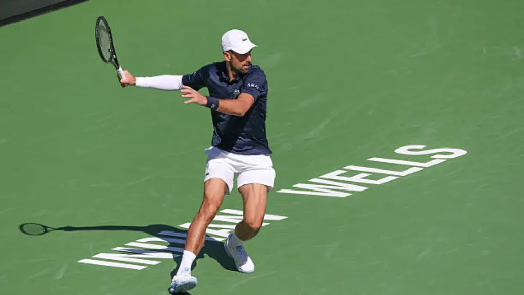 Djokovic avansează la Indian Wells după un meci dramatic, în timp ce Alcaraz joacă în prezent Indian Wells a fost scena unor partide incendiare de tenis sâmbătă seară, cu surprize și reveniri spectaculoase