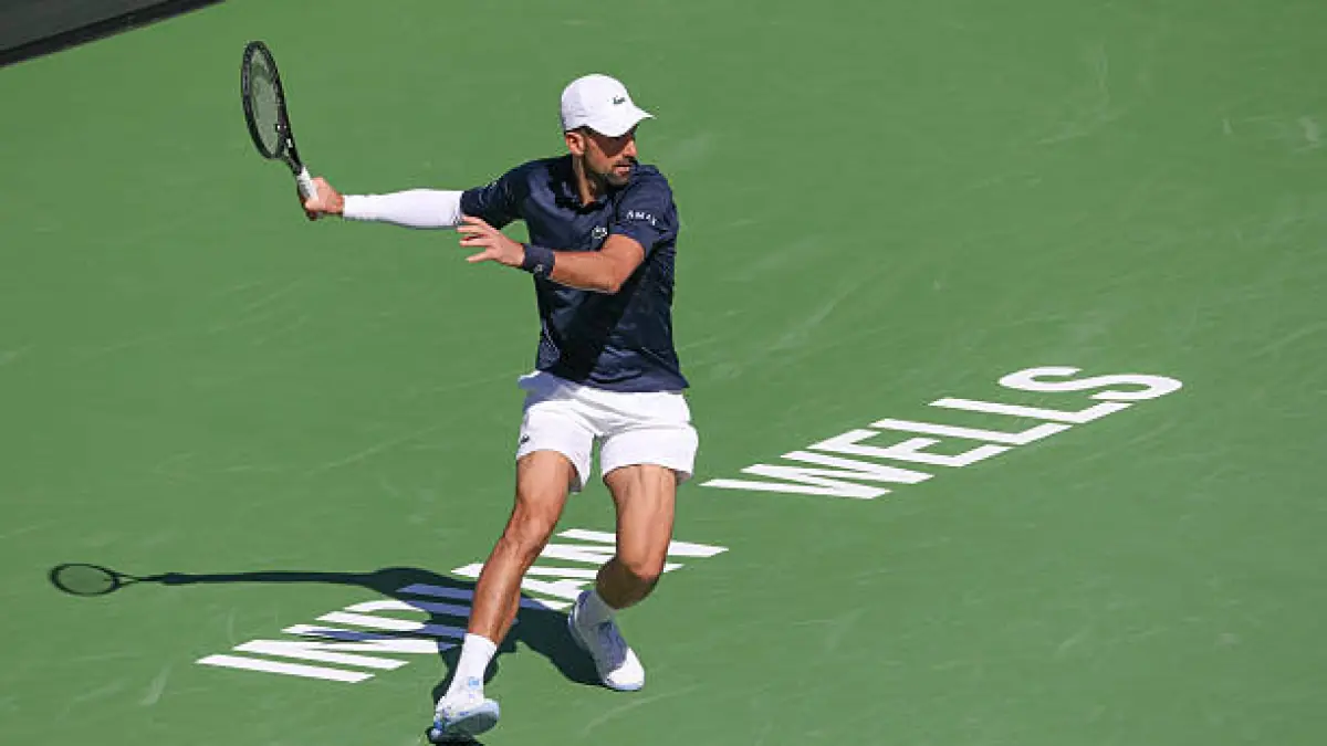 Djokovic avansează la Indian Wells după un meci dramatic, în timp ce Alcaraz joacă în prezent Indian Wells a fost scena unor partide incendiare de tenis sâmbătă seară, cu surprize și reveniri spectaculoase