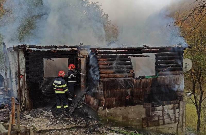 Incendiu devastator în Vaslui: O persoană și-a pierdut viața Un incendiu puternic a izbucnit luni într-o locuință din comuna Bogdana, județul Vaslui, soldându-se cu decesul unei persoane