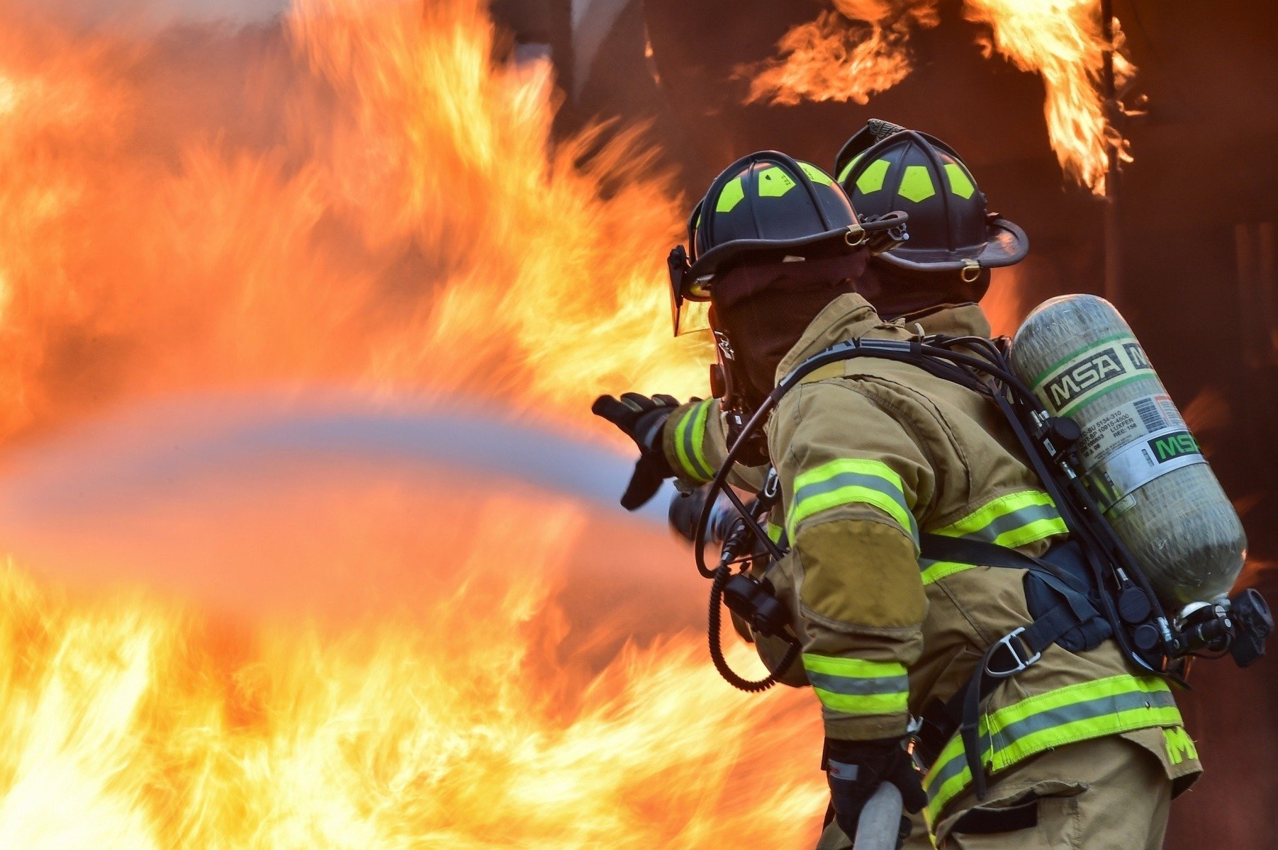Incendiu în Spania: Trei morți, doi copii răniți