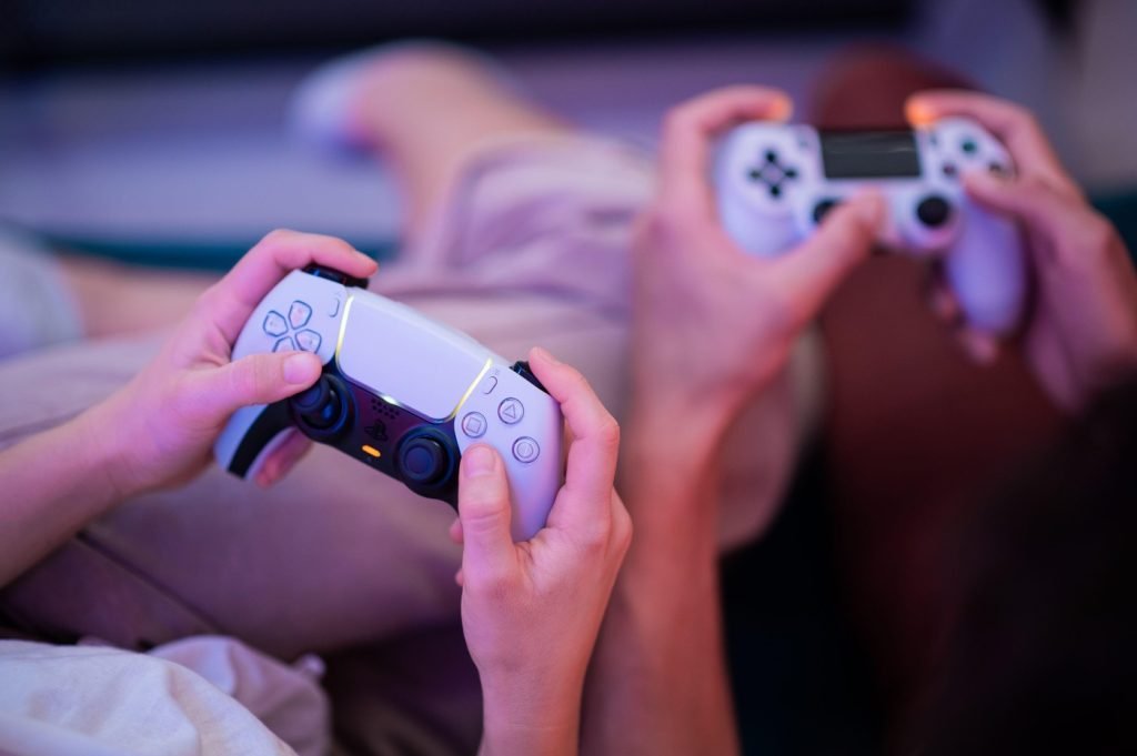 Jocurile video de 50 de dolari câștigă teren într-o piață în schimbare Industria de gaming trece printr-o perioadă de transformare, cu un accent tot mai mare pe jocurile cu preț mediu, în timp ce prețurile titlurilor AAA ridică semne de întrebare
