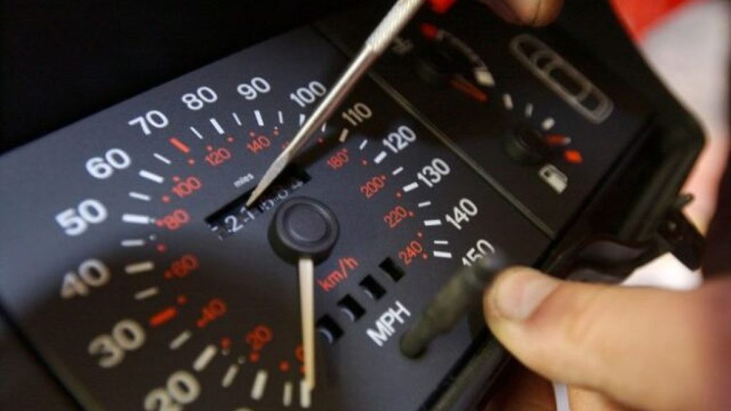 De ce merită să cumperi o mașină second-hand din străinătate?