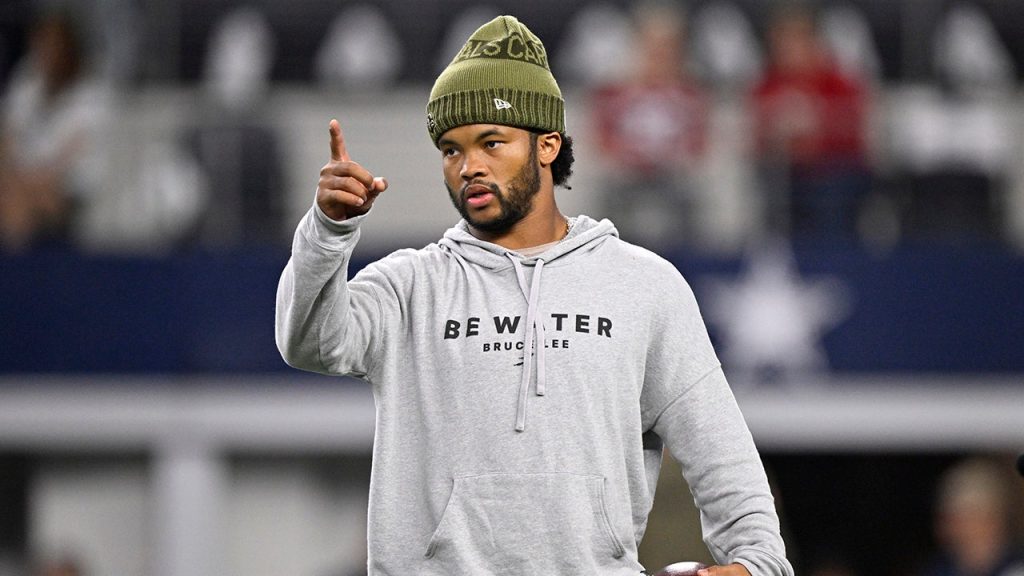 Kyler Murray, eliberat de Cardinals, se îndreaptă spre Minnesota Vikings? Arizona Cardinals a decis să se despartă de Kyler Murray, quarterback-ul echipei, la începutul noului sezon al National Football League (NFL)