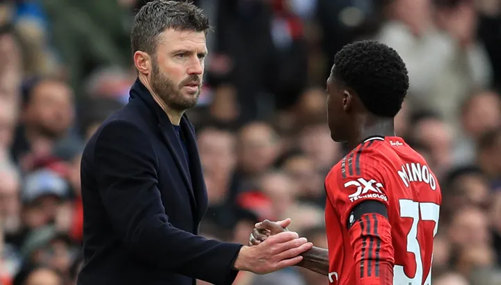 Manchester United și Aston Villa se înfruntă duminică la Old Trafford într-o partidă crucială din Premier League, cu ambiții de Liga Campionilor