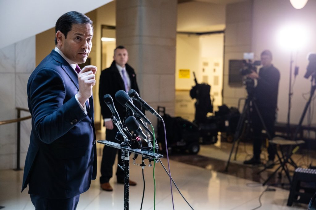 Pompeo dă cărțile pe față: Ce pregătesc SUA în Iran