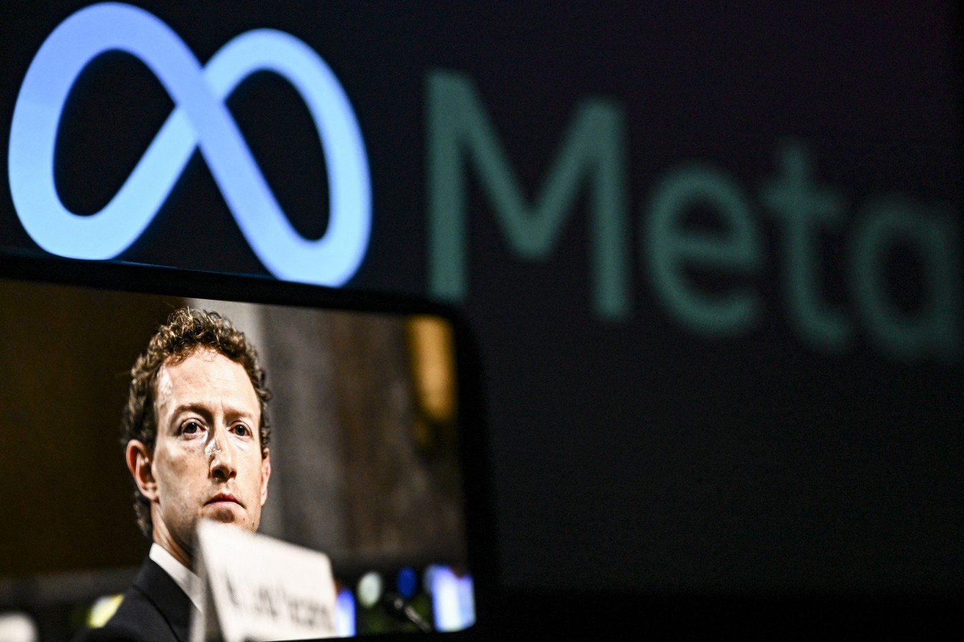 Zuckerberg vrea un asistent virtual care să ia decizii și să rezolve probleme, nu doar să răspundă la întrebări