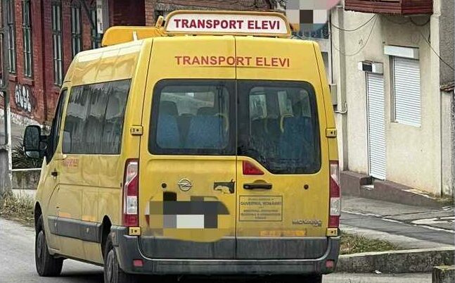 Accident cu microbuz școlar în Dâmbovița: Trei elevi au suferit leziuni Un accident rutier în care a fost implicat un microbuz școlar a avut loc în această dimineață pe DN 7 București-Pitești, în zona localității Tărtășești, județul Dâmbovița