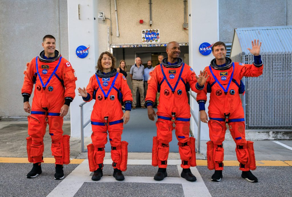 Luna, un nou front pentru ambițiile spațiale ale omenirii Programul Artemis al NASA, succesorul programului Apollo, transformă Luna dintr-un simplu obiectiv de atins într-un laborator pentru explorarea spațiului profund
