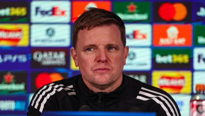 Derby-ul Tyne-Wear: Newcastle și Sunderland se luptă pentru supremație într-un meci crucial Newcastle United și Sunderland se confruntă duminică, la ora 12:00, într-un meci incendiar din Premier League, eveniment care va paraliza comitatul Tyne and Wear